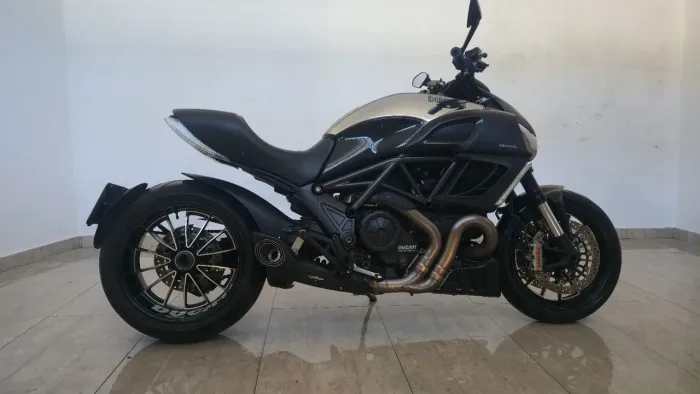 Ducati Diavel Cromo