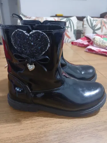 Bota preta ortopasso