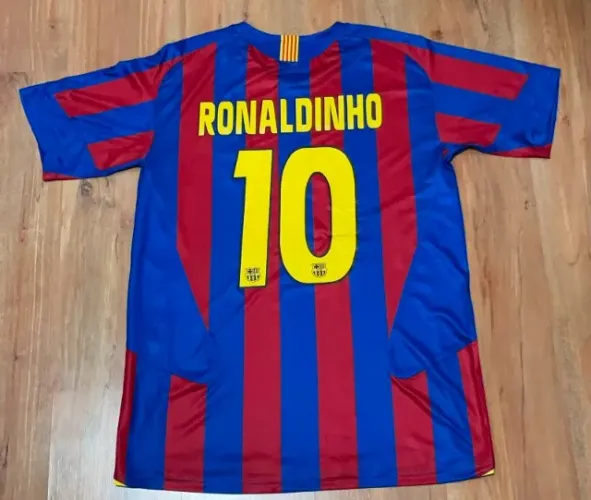 Camisa Barcelona Ronaldinho Gaúcho 2005/06 - Todos tamanhos disponivel