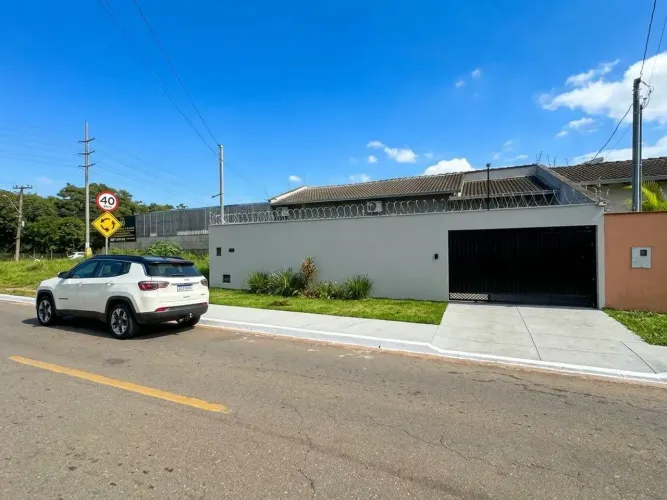 OPORTUNIDADE DE NEGOCIAÇÃO NO SETOR FAIÇALVILLE CASA COM JACUZZI, POÇO ARTESIANO