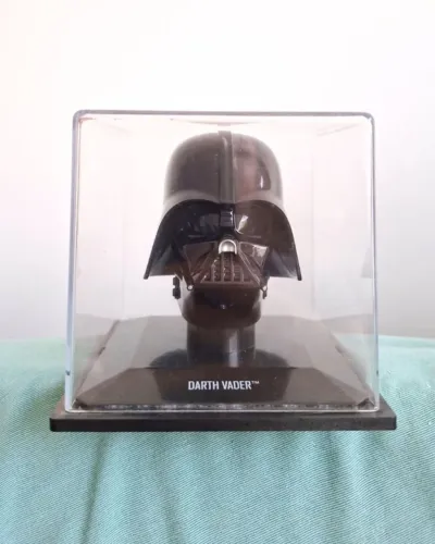 Miniatura De Capacete Darth Vader Star Wars