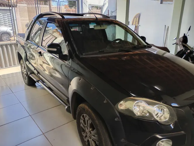 Fiat Strada Adventure1.8/ 1.8 Locker Flex CD 2010
