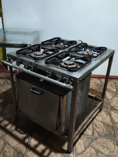 Fogão Inox 4 bocas industrial marca METALMAQ