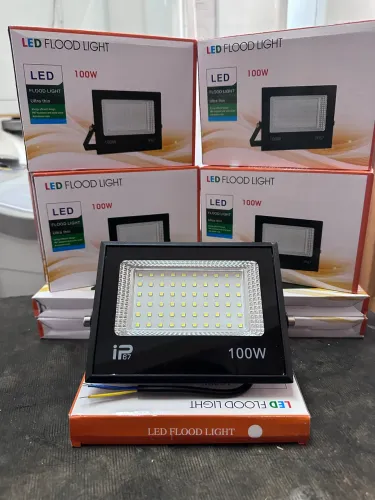 Kit com 5 refletores 100w combino entrega valor 200 