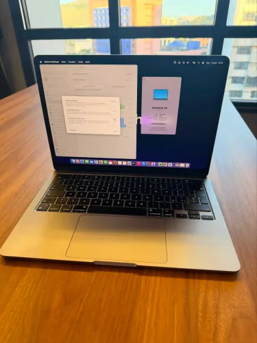 MacBook Air M2 2022
