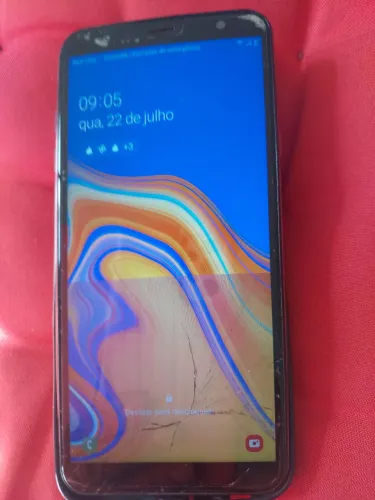 Celular Samsung galaxy J4+ funcionando perfeitamente esta com uma margem na tela