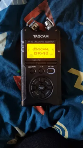 Gravador Tascam DR-40 Linear PCM Recorder 