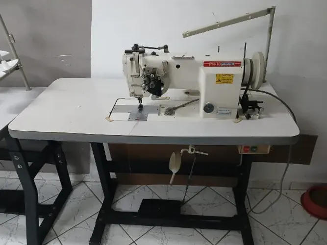 Lote 02 Maquinas de Costura Industrial : InterLock e Prespontadeira Ponto Especial