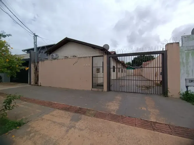 CASA NO SANTA FÉ - PRÓXIMO AO SHOPPING CG