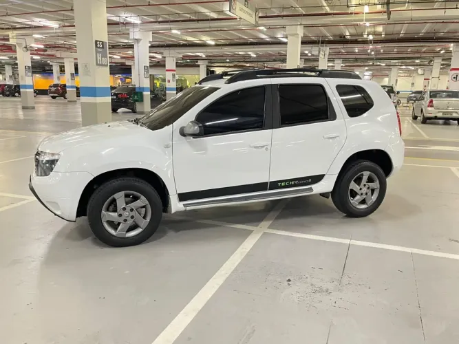 Renault Duster Dynamique 2.0 Hi-flex 16V Aut. 2015