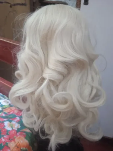 peruca loira cosplay