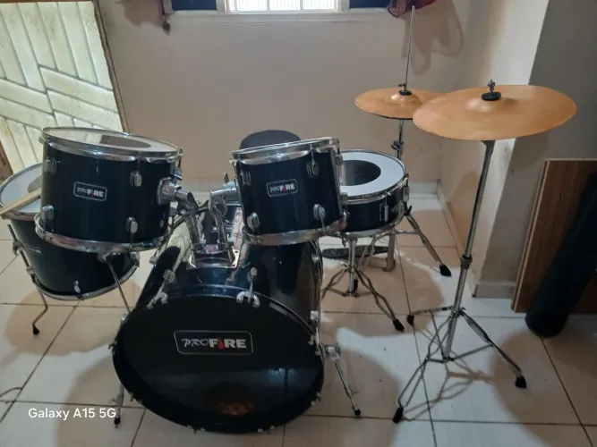 Bateria acústica completa 