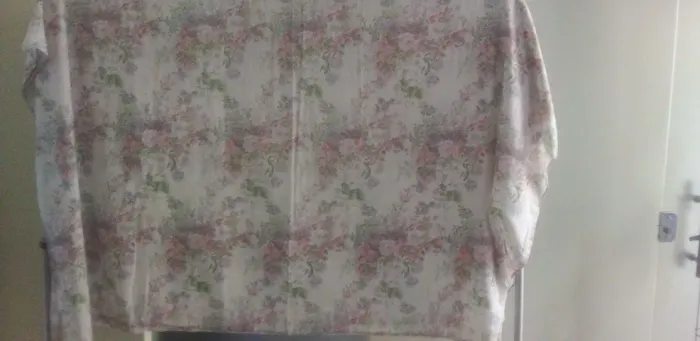 Lençol de algodão estampado cama de casal seminovo.