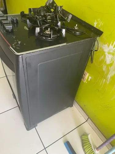 Vendo fogão quatro bocas Dako,vidro temperado em perfeito estado