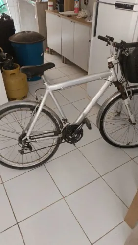 Bicicleta de alumínio