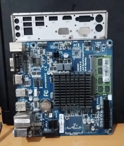 KIT PROCESSADOR ACOPLADO <br>MEMÓRIA RAM DDR3 4GB <br>ESPELHO <br>R$250