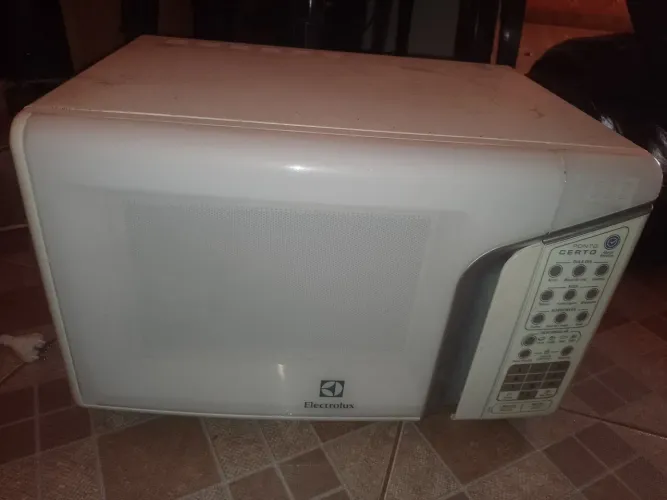 Vende-se microondas Eletrolux.250reais ZAP *