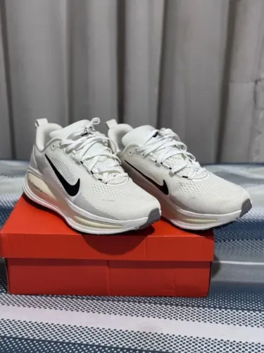 Tenis Nike Zoom Vomero 18 Numero 41
