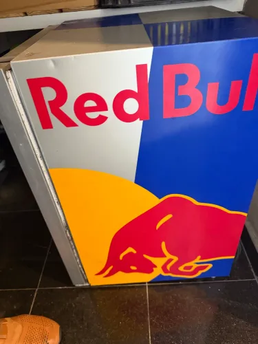Frigobar red Bull