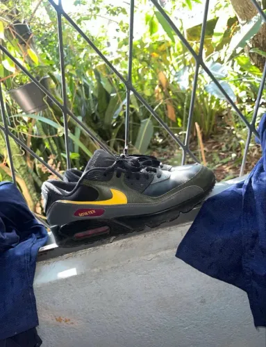 Tênis Nike Air Max gore-tex usado. Original