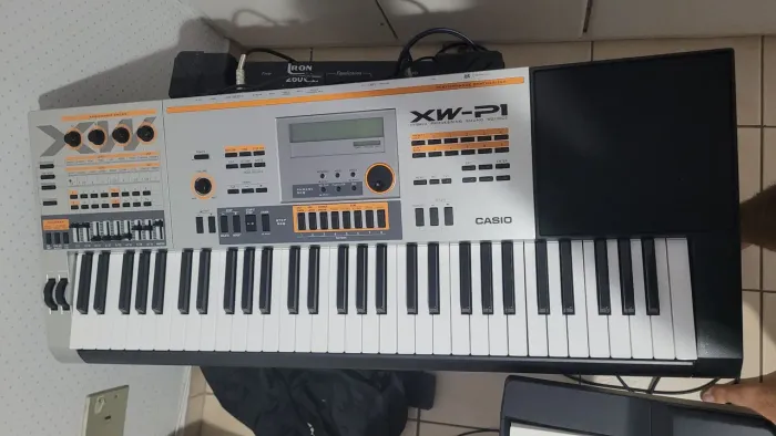 Casio XWP1 + Case + Suporte
