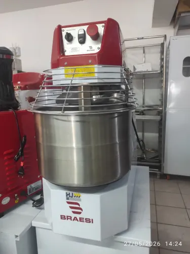 Bh Amassadeira Espiral Industrial 15 Kg - Para Padarias e Pizzarias