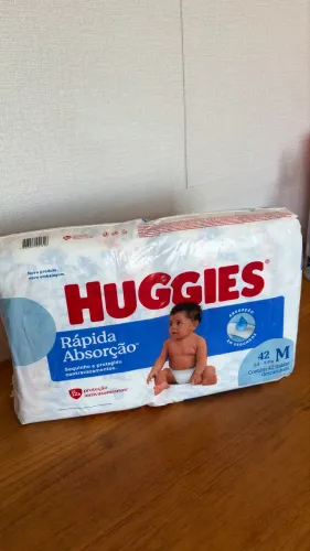 FRALDA HUGGIES RÁPIDA ABSORÇÃO M- 42U