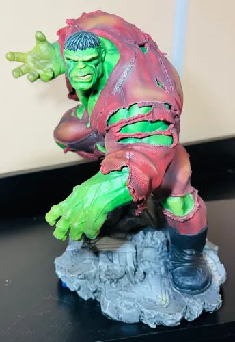 ESTÁTUA HULK 1/10 DA IRON STUDIOS 