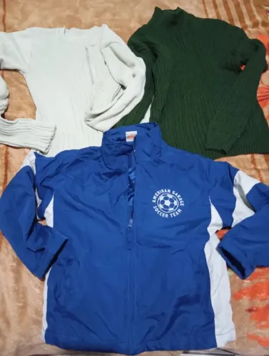 Lote de roupas para brechó com 50 peças 