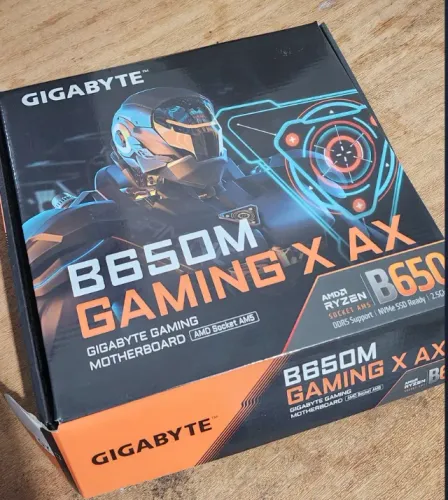 Placa Mae Gigabyte B650M Gaming X AX, WiFi, DDR5, Socket AM5, Chipset AMD