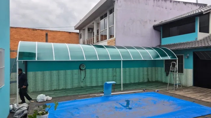 Telha termoacústica / vidro laminado ou temperado/ policarbonato 