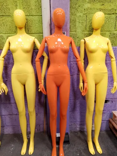 Manequim feminino
