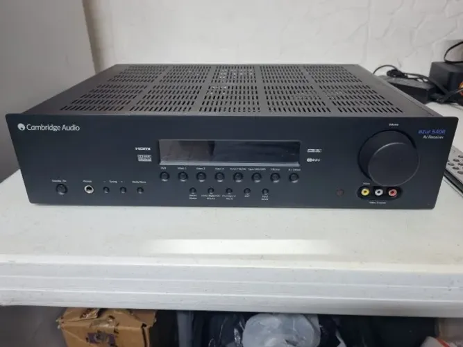 Receiver Cambridge Azur 540R V3