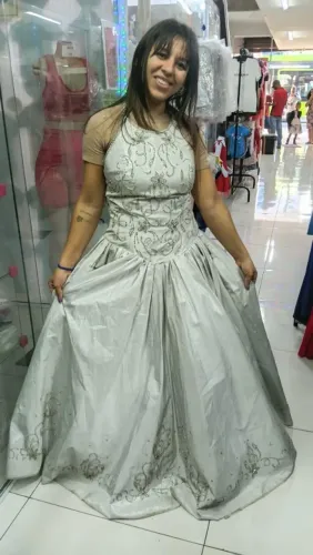 Vestido prata debutante com pedrarias