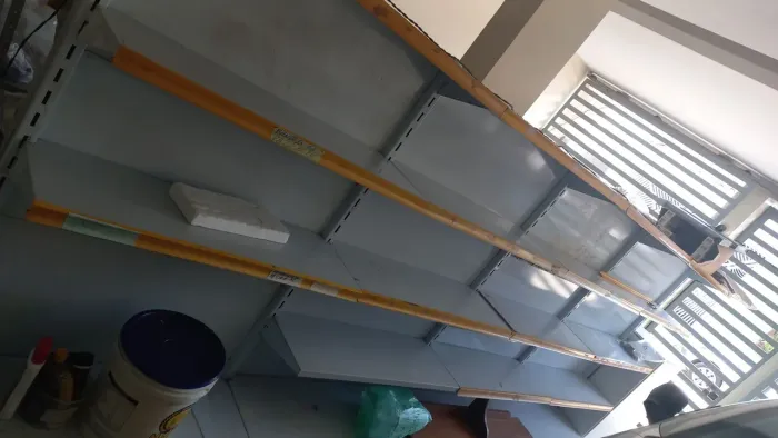 Vendo gôndolas para você que quer ampliar, ou montar o seu próprio negócio. *