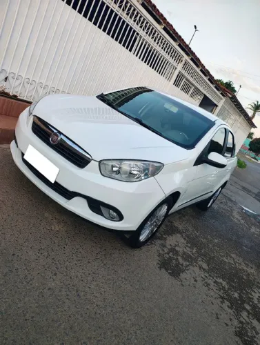 Fiat Grand Siena Essence 1.6 Flex 16V 2013