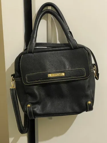 Bolsa Feminina em Couro Amarele - Preta | Alça de Mão e Transversal