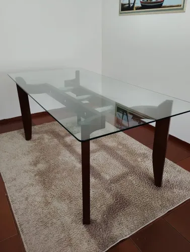 Vendo mesa de jantar.