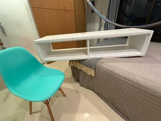 Rack TV suspenso branco laqueado Tok & Stok