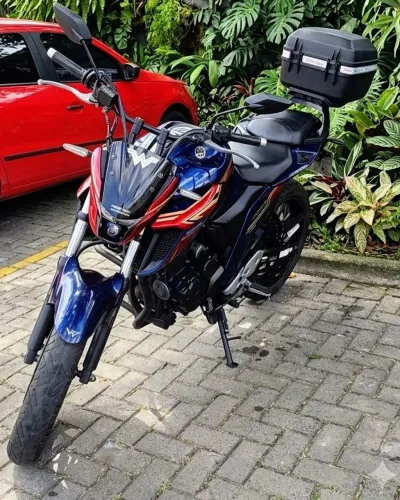 Fz25 FAZER 250 CAPITÃ MARVEL