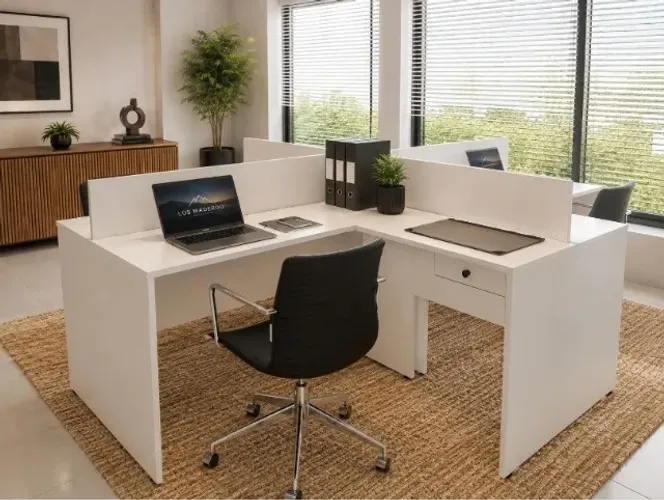 Estação Top Work Corporate. 4 Lugares em L: L290cm x P260cm x A104cm