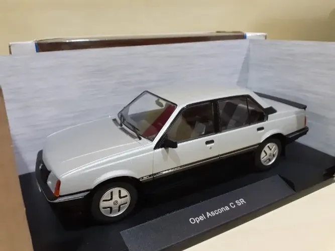 Miniatura Chevrolet Opel Monza Ascona C Sr 1/18 Model Car