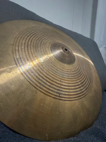 Ride de 20 Sabian B8 Pro costumizado  