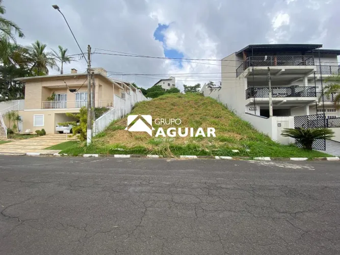 Terreno à venda no Condomínio Maison Blanche em Valinhos