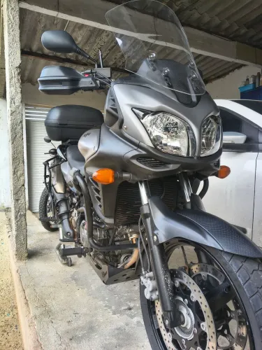 Suzuki Vstrom 650. A bruta