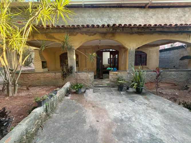 Casa ampla com quintal