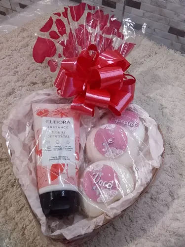 Kit Presente Eudora hidratante e sabonete 