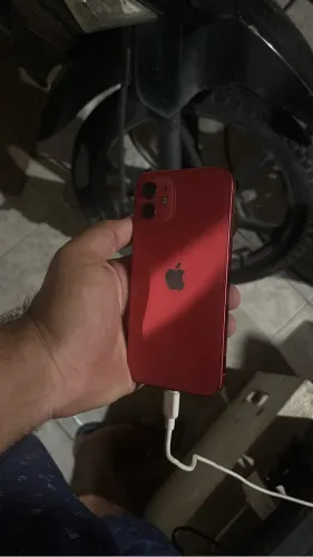 iPhone 12 red