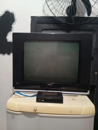 Tv retro com conversor excelente 250 00