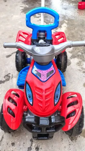 VENDO QUADRICICLO INFANTIL 